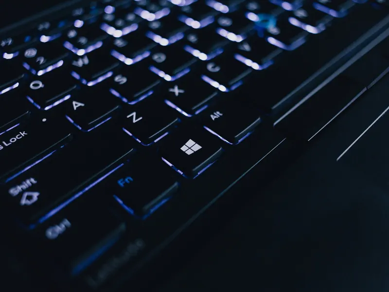 Een verlicht laptoptoetsenbord